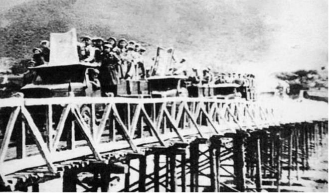 抗美援朝志愿军战士在拼死渡过金刚川桥的一天